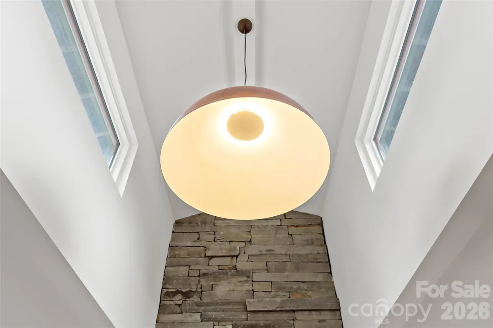 27 Hawberry Court Asheville, NC 28805
