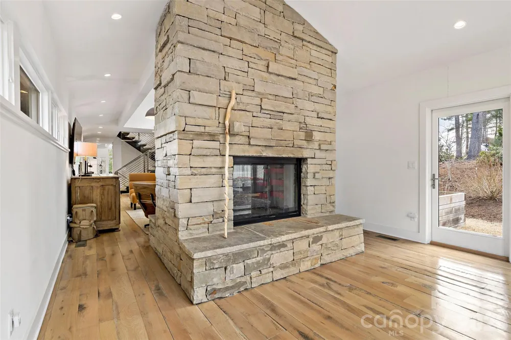 27 Hawberry Court Asheville, NC 28805
