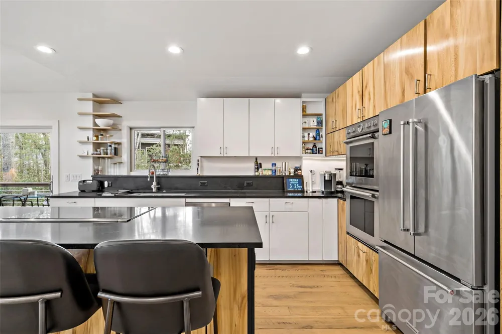 27 Hawberry Court Asheville, NC 28805