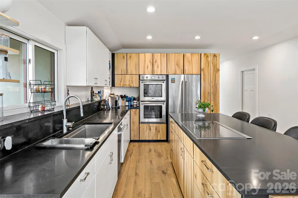 27 Hawberry Court Asheville, NC 28805
