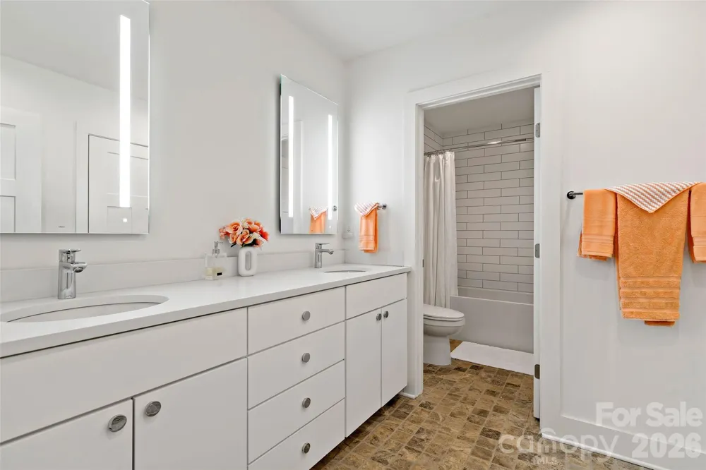 27 Hawberry Court Asheville, NC 28805