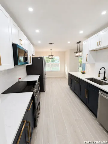 641 Richfield Dr. Windcrest, TX 78239