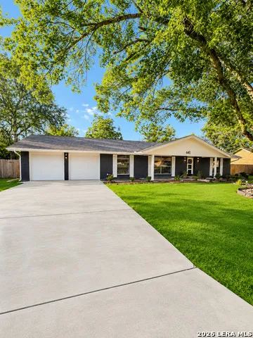 641 Richfield Dr. Windcrest, TX 78239