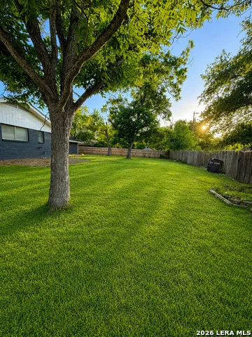 641 Richfield Dr. Windcrest, TX 78239