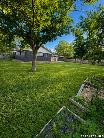 641 Richfield Dr. Windcrest, TX 78239
