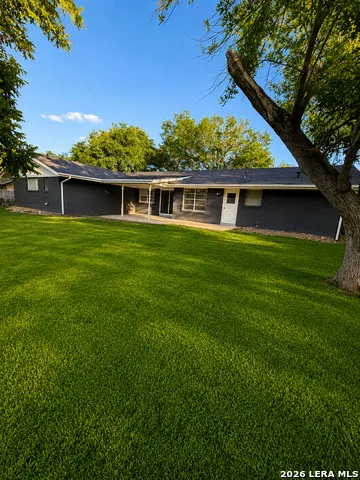 641 Richfield Dr. Windcrest, TX 78239