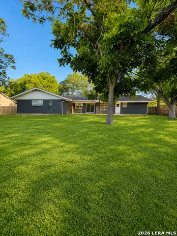 641 Richfield Dr. Windcrest, TX 78239
