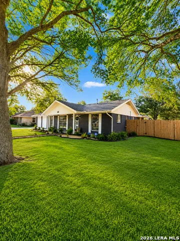 641 Richfield Dr. Windcrest, TX 78239