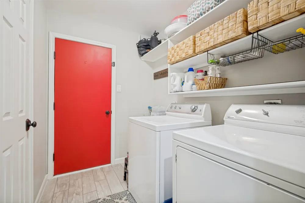 3302 Cliff Oaks Drive Corinth, TX 76210