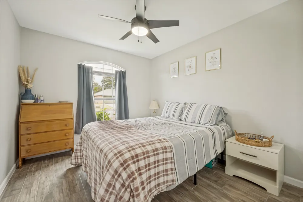3302 Cliff Oaks Drive Corinth, TX 76210