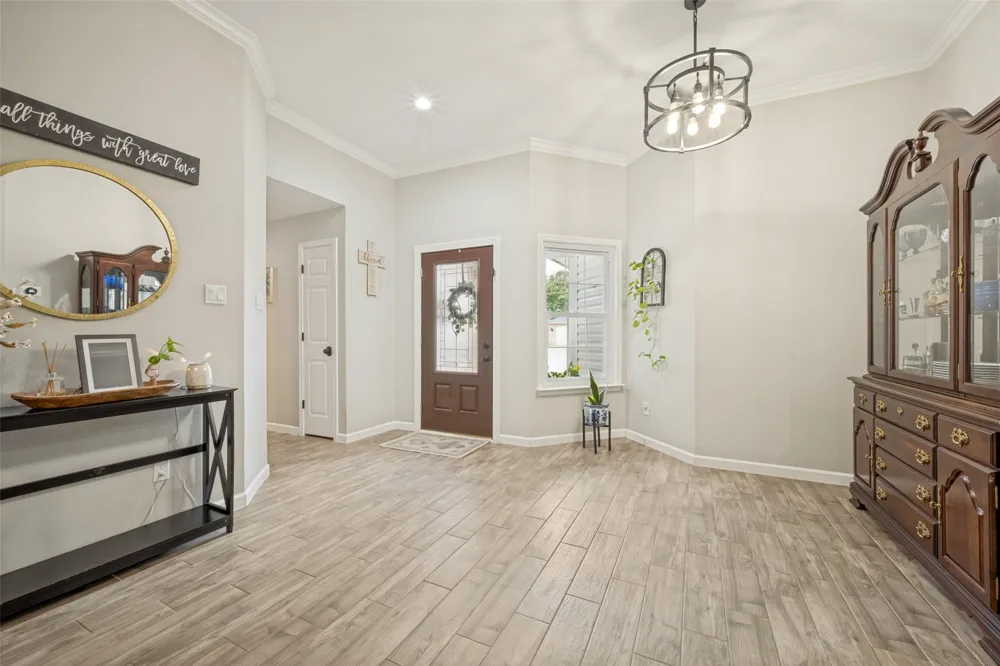 3302 Cliff Oaks Drive Corinth, TX 76210