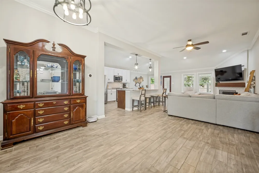 3302 Cliff Oaks Drive Corinth, TX 76210