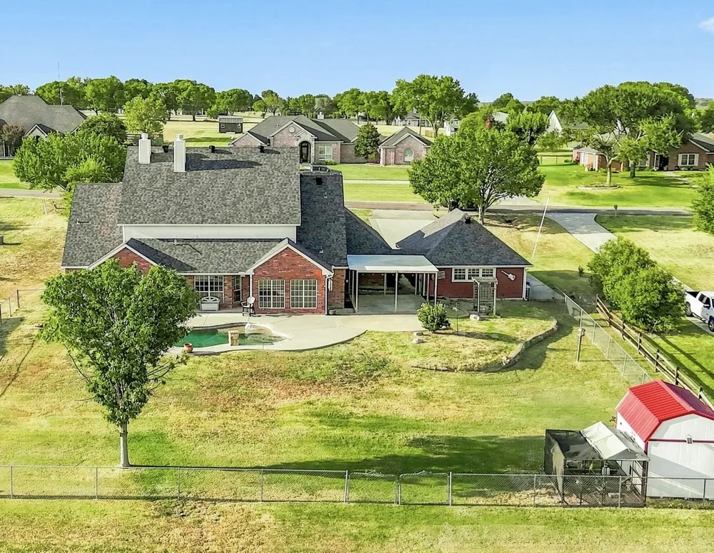 47 Preakness Place Road Van Alstyne, TX 75495