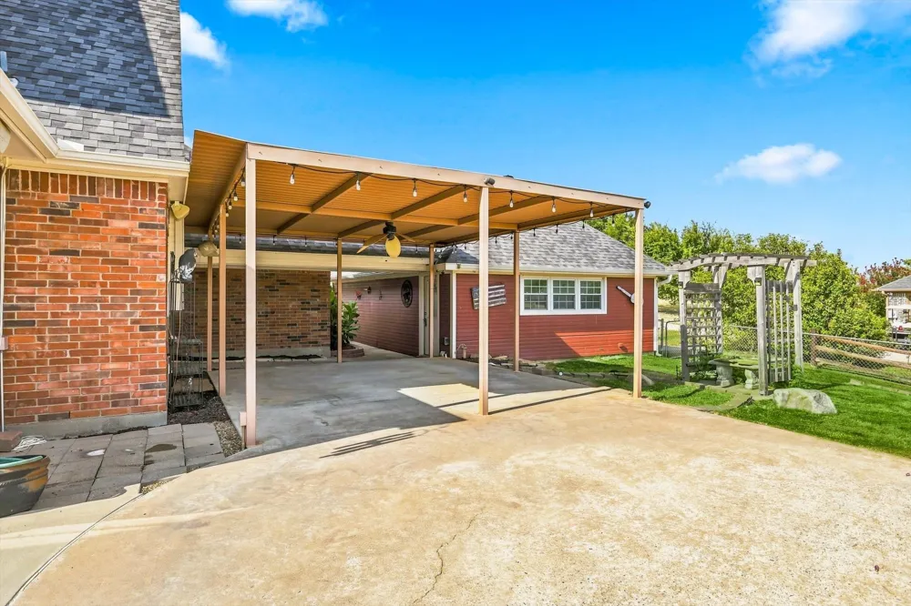 47 Preakness Place Road Van Alstyne, TX 75495