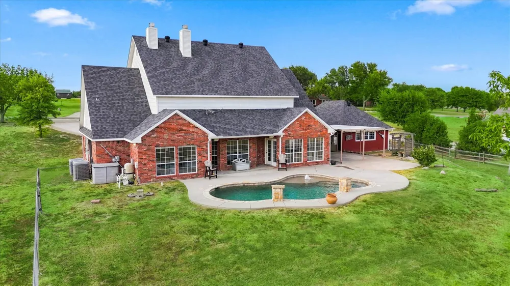 47 Preakness Place Road Van Alstyne, TX 75495