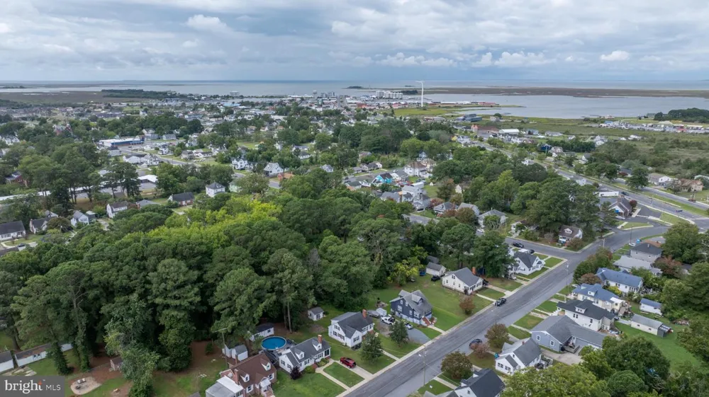 5 POTOMAC STREET Crisfield, MD 21817