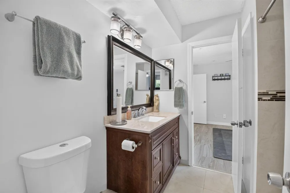 2305 CONGRESS AVENUE #21 Boynton Beach, FL 33426