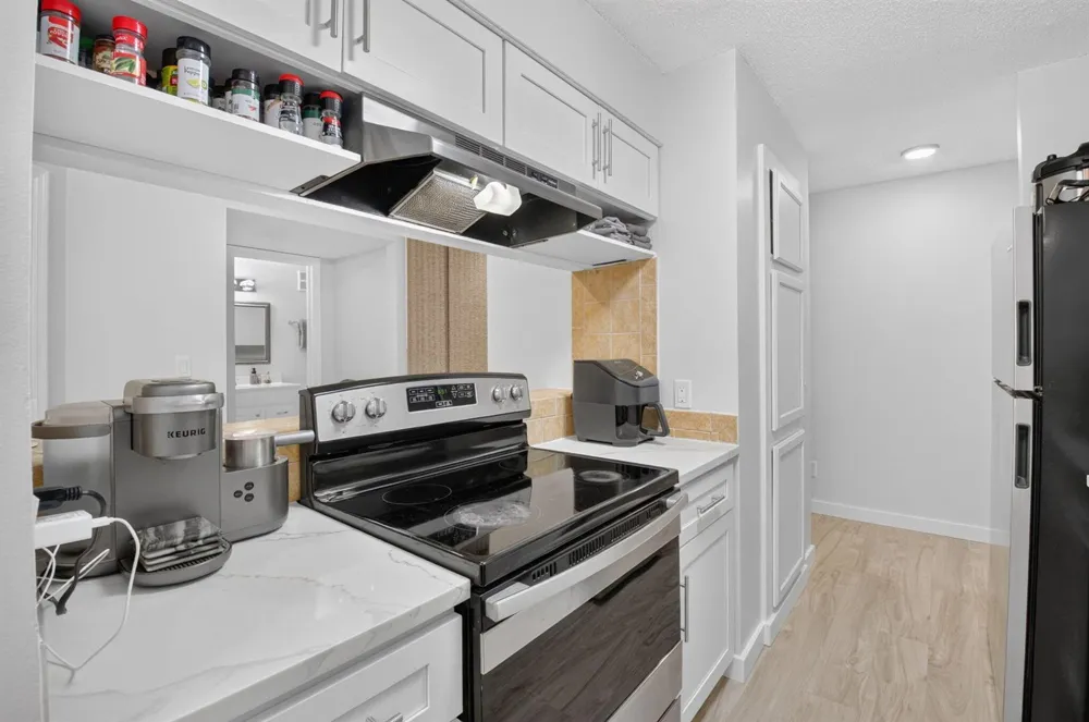 2305 CONGRESS AVENUE #21 Boynton Beach, FL 33426