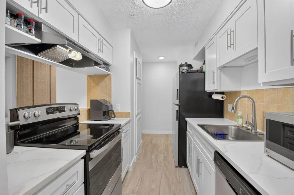 2305 CONGRESS AVENUE #21 Boynton Beach, FL 33426
