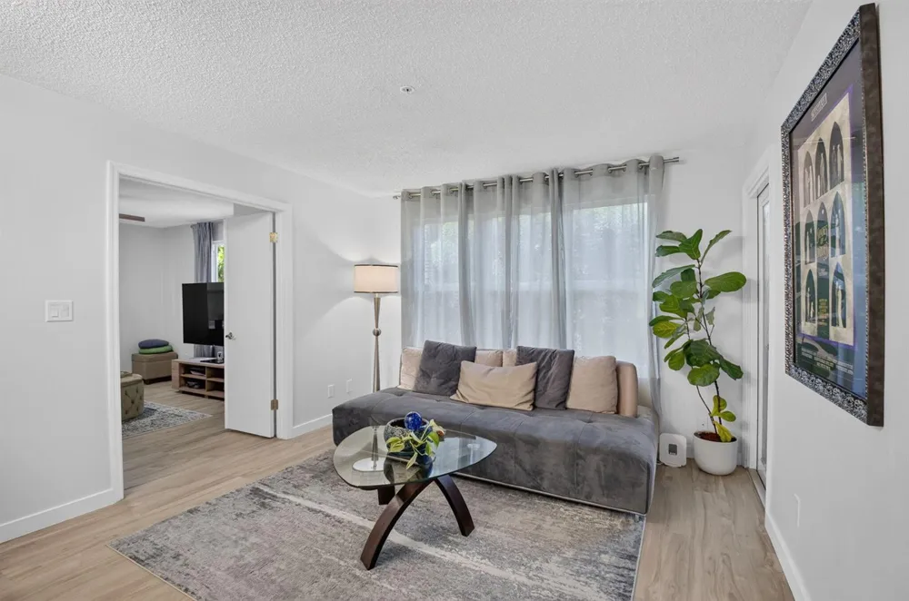 2305 CONGRESS AVENUE #21 Boynton Beach, FL 33426