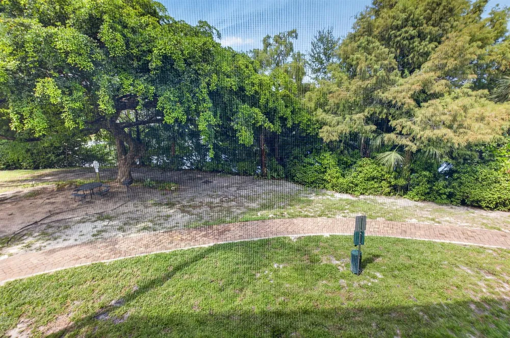 2305 CONGRESS AVENUE #21 Boynton Beach, FL 33426