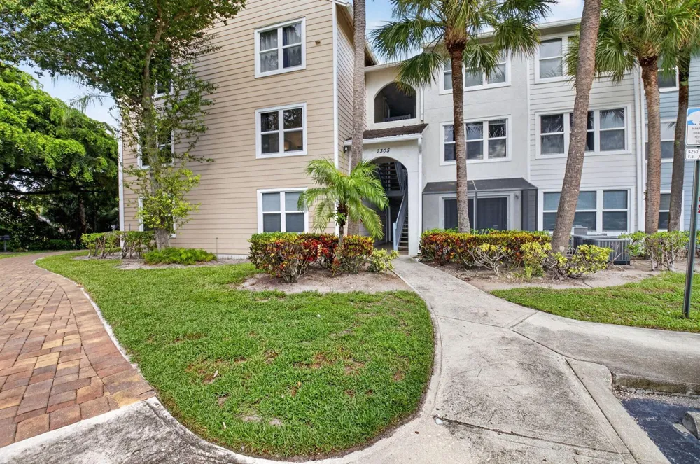 2305 CONGRESS AVENUE #21 Boynton Beach, FL 33426