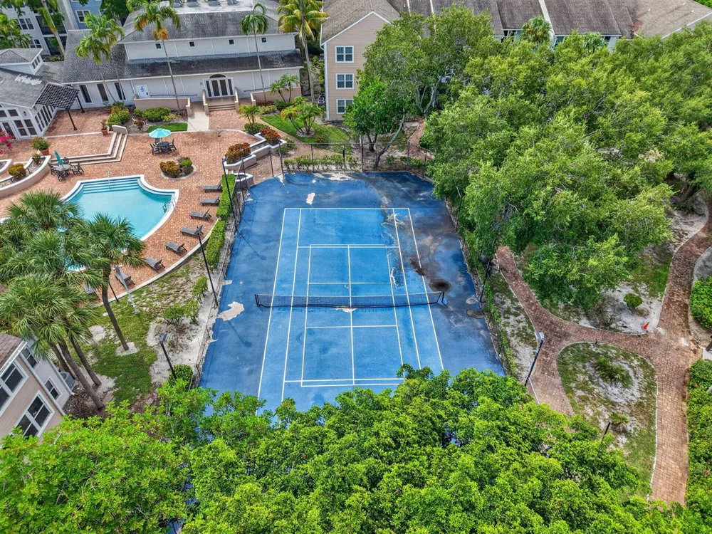 2305 CONGRESS AVENUE #21 Boynton Beach, FL 33426