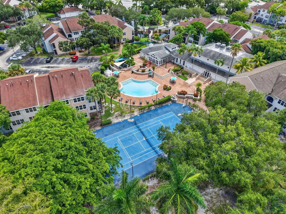 2305 CONGRESS AVENUE #21 Boynton Beach, FL 33426