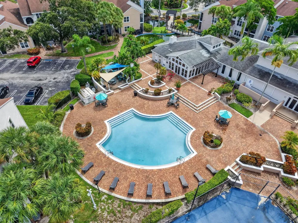 2305 CONGRESS AVENUE #21 Boynton Beach, FL 33426