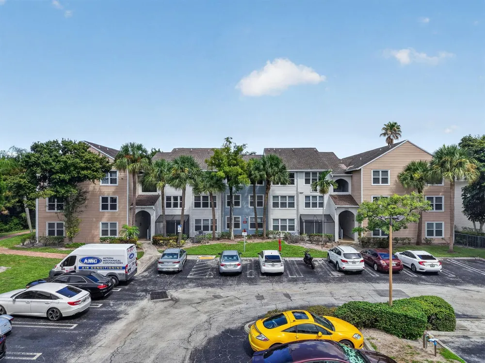 2305 CONGRESS AVENUE #21 Boynton Beach, FL 33426