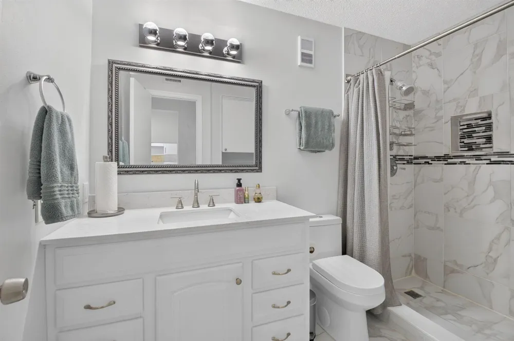 2305 CONGRESS AVENUE #21 Boynton Beach, FL 33426