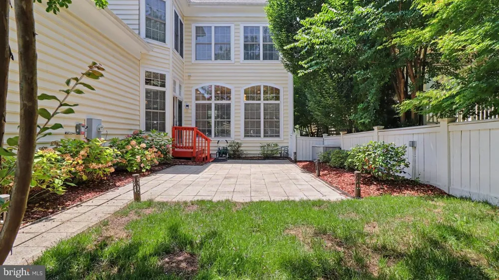 505 GRAND CHAMPION DRIVE Rockville, MD 20850
