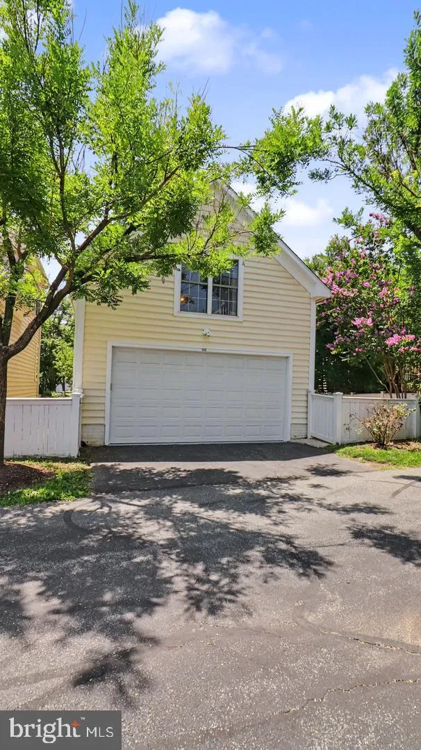 505 GRAND CHAMPION DRIVE Rockville, MD 20850