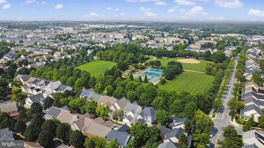 505 GRAND CHAMPION DRIVE Rockville, MD 20850
