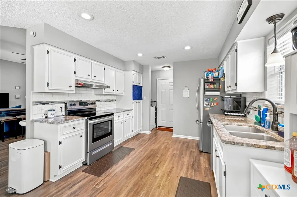 504 Canadian Victoria, TX 77905