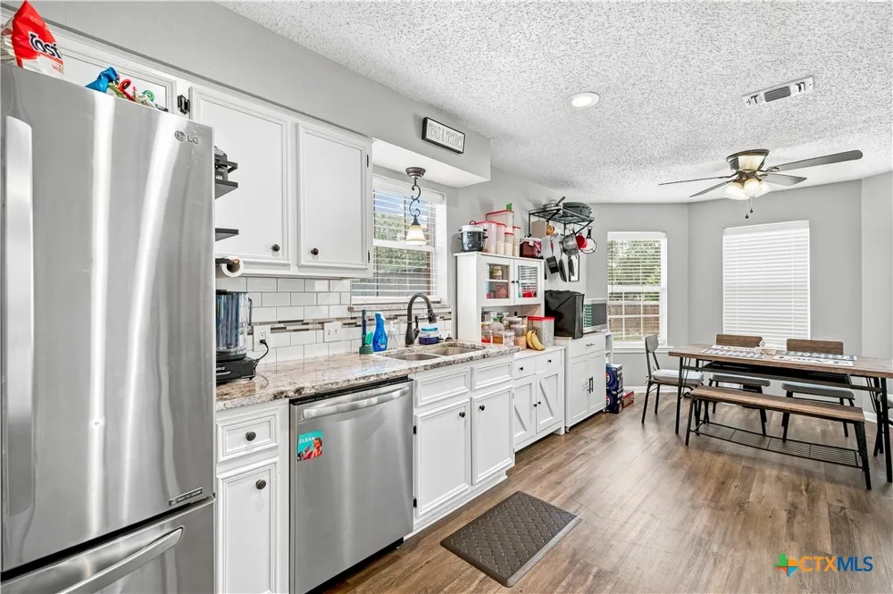 504 Canadian Victoria, TX 77905