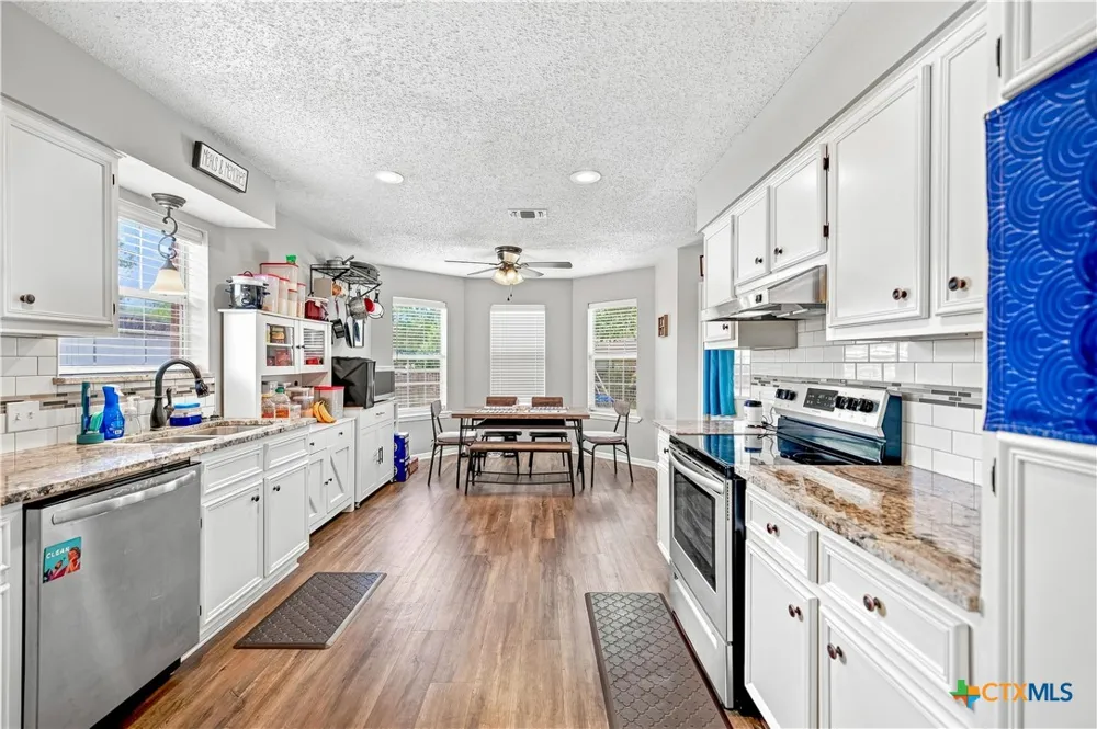 504 Canadian Victoria, TX 77905