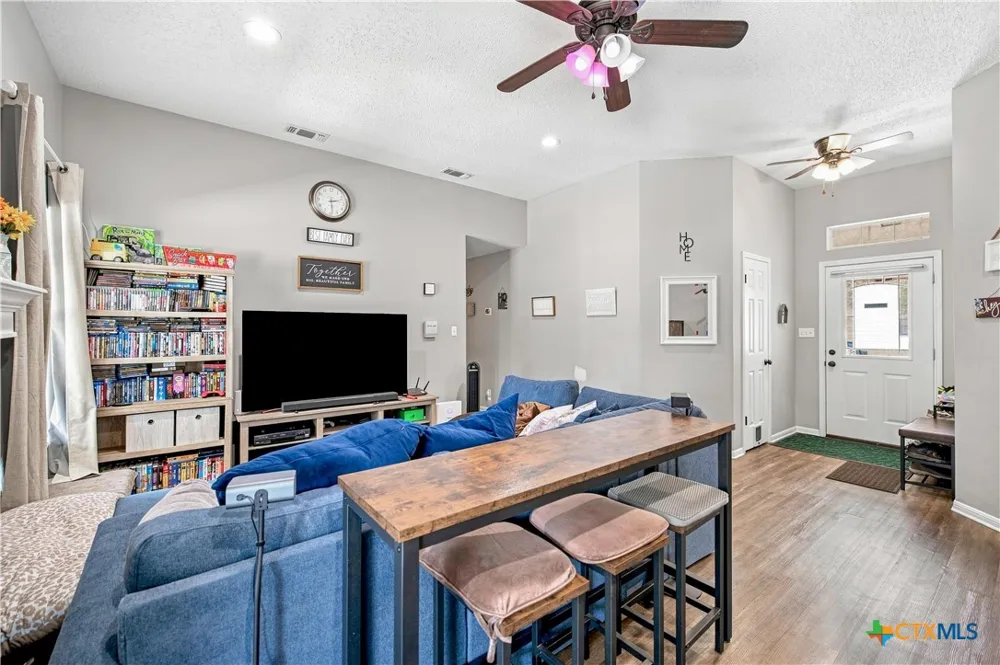 504 Canadian Victoria, TX 77905