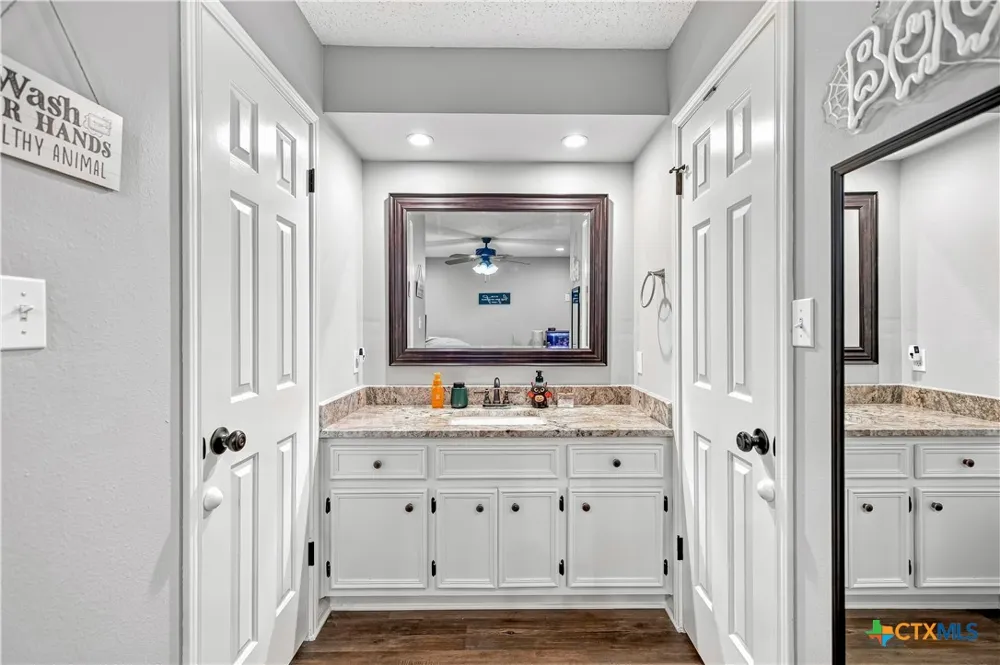504 Canadian Victoria, TX 77905