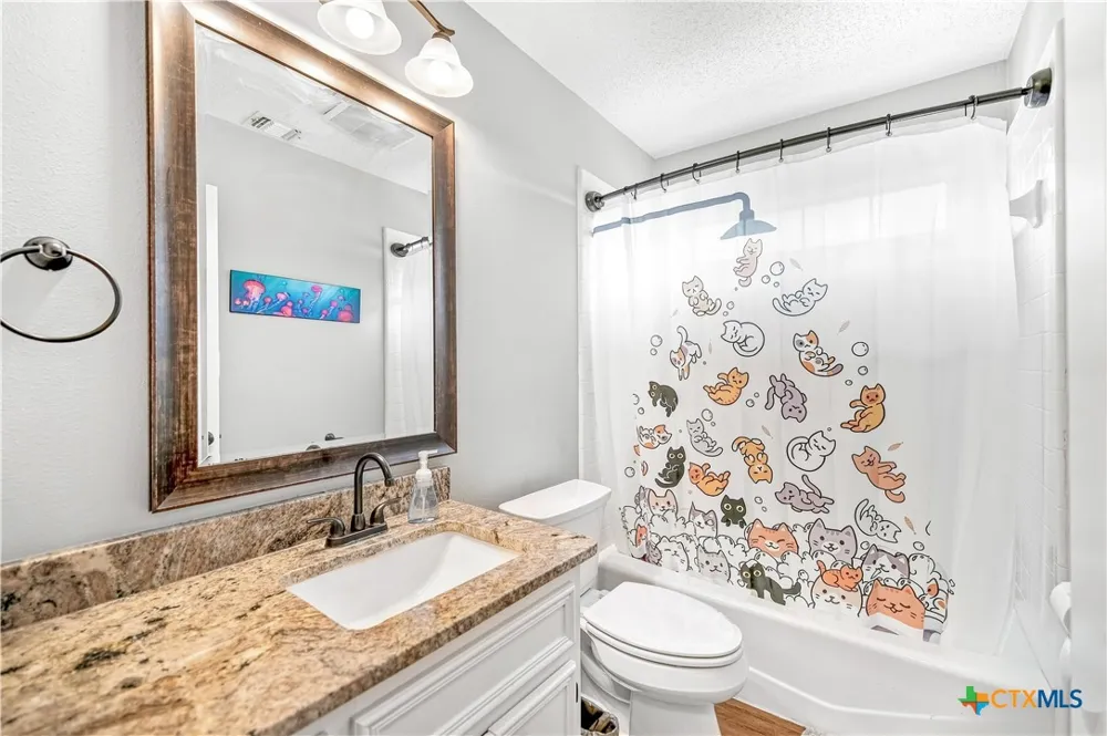 504 Canadian Victoria, TX 77905