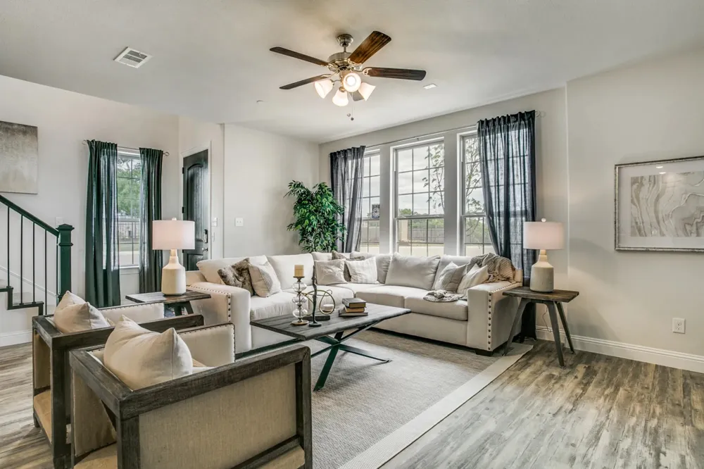 935 Ponds Edge Lane Euless, TX 76040