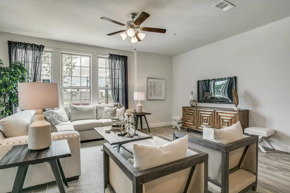 935 Ponds Edge Lane Euless, TX 76040