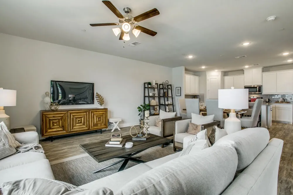 935 Ponds Edge Lane Euless, TX 76040