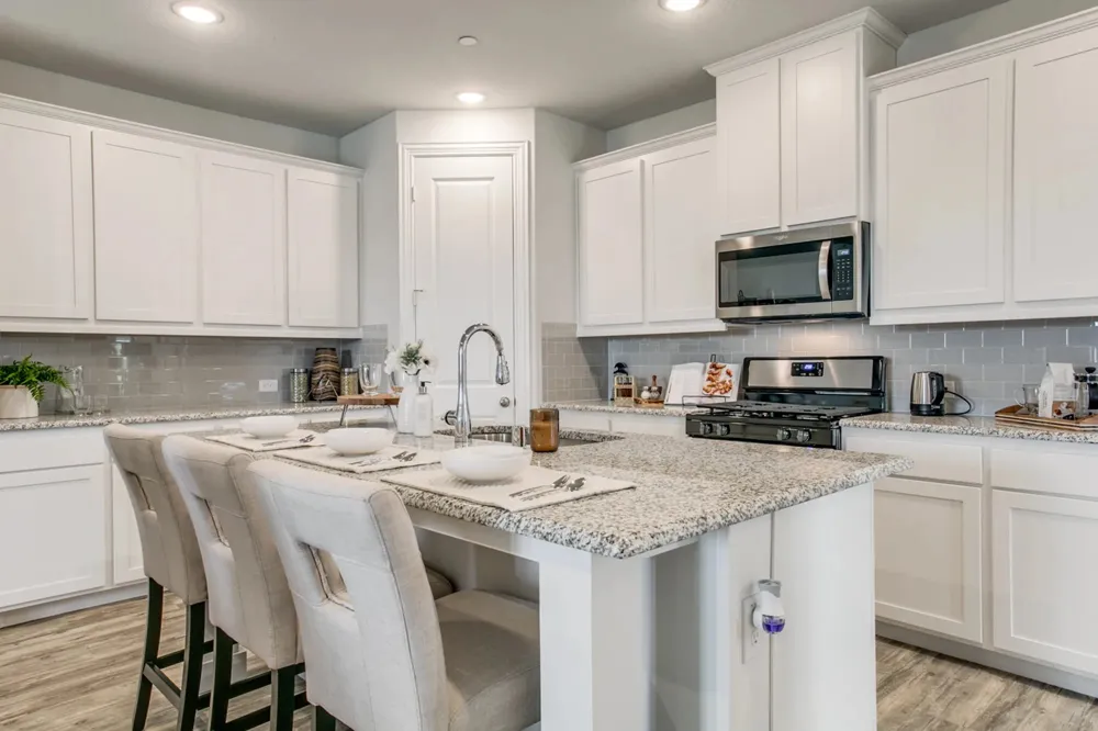 935 Ponds Edge Lane Euless, TX 76040
