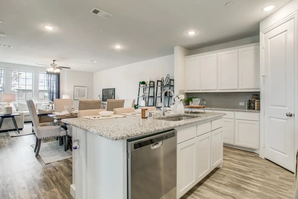 935 Ponds Edge Lane Euless, TX 76040