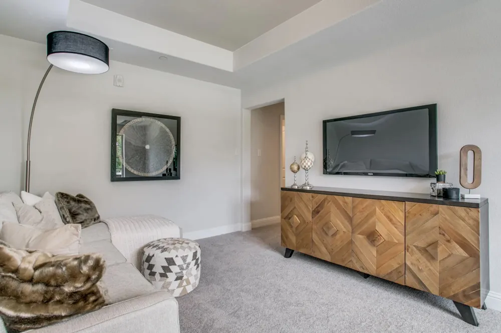 935 Ponds Edge Lane Euless, TX 76040