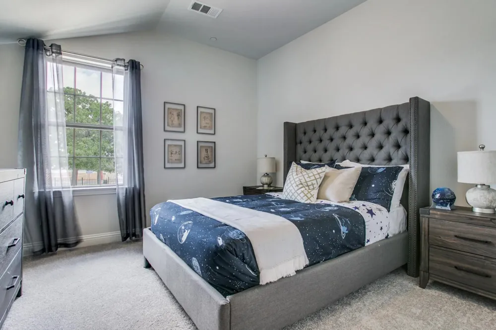 935 Ponds Edge Lane Euless, TX 76040