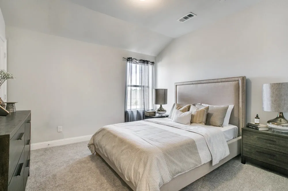 935 Ponds Edge Lane Euless, TX 76040