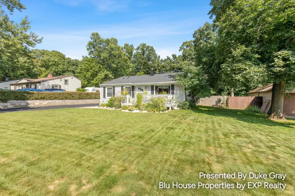5228 Larkin Avenue NE Plainfield Charter Township, MI 49321