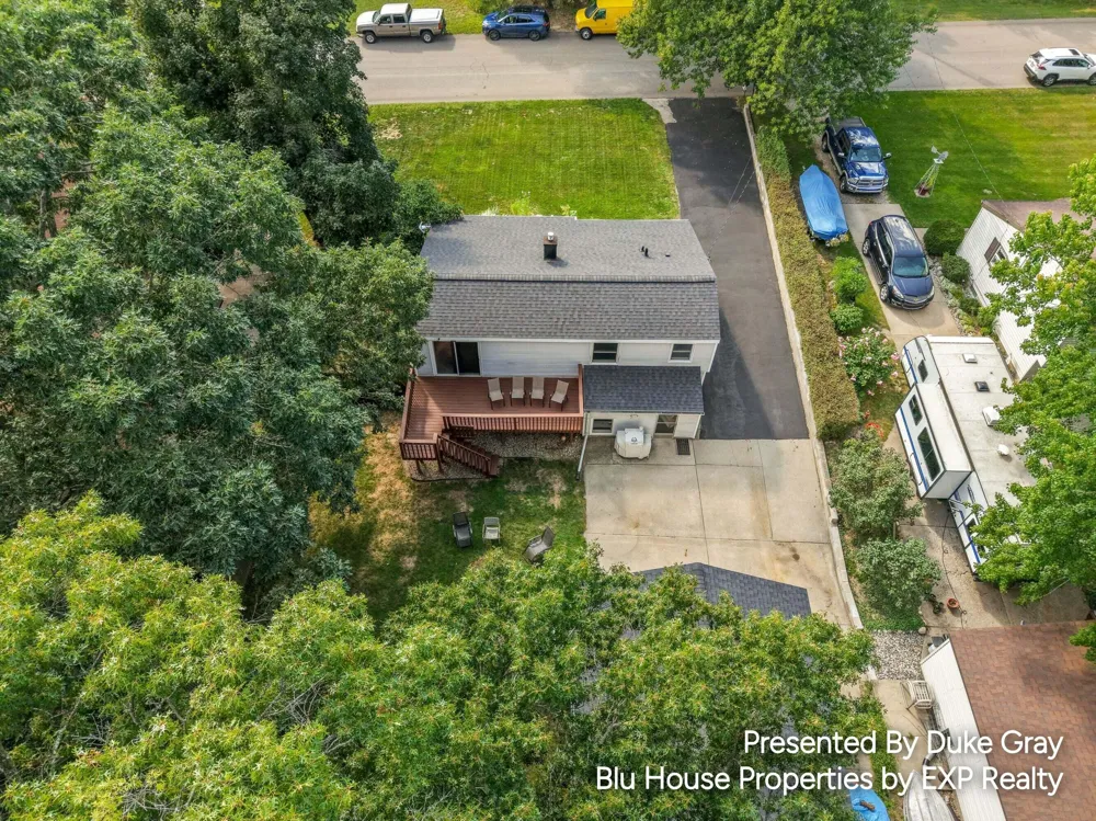 5228 Larkin Avenue NE Plainfield Charter Township, MI 49321